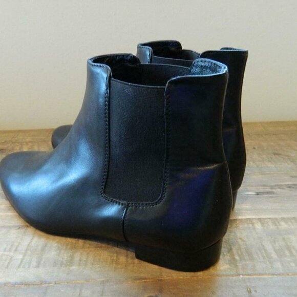! J.CREW $238 Chelsea Leather Ankle Boots e0824 - Picture 2 of 2